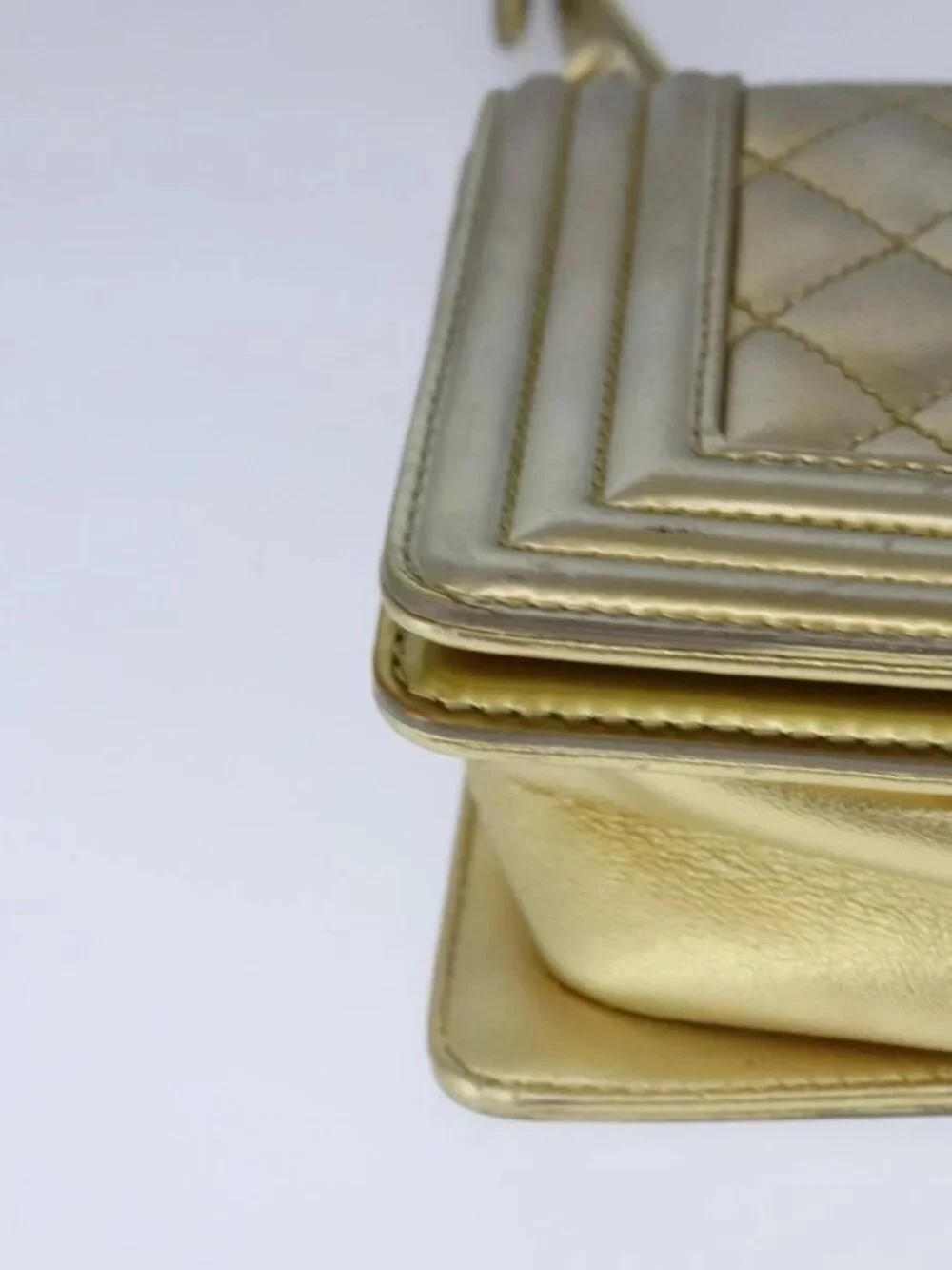 CHANEL Matelasse Chain Boy Chanel Shoulder Bag Patent Gold CC Auth 106721SAM